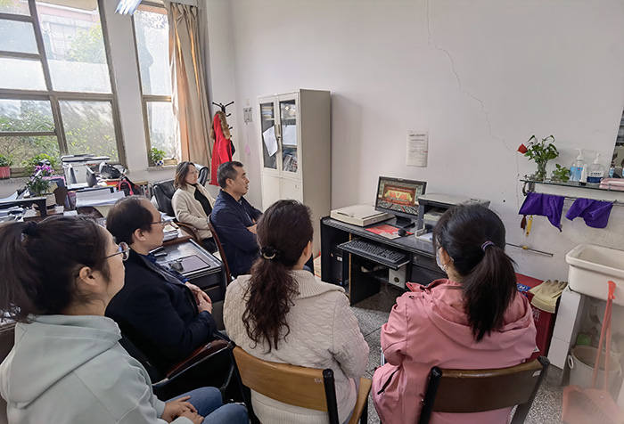 91吃瓜
组织师生观看2022年全国两会1.jpg